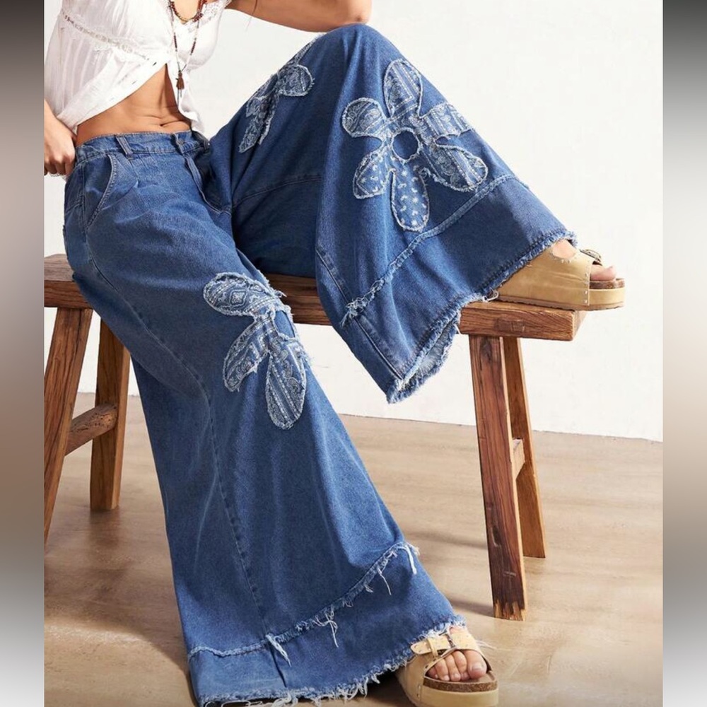 Flower patchwork Boho Blue Wide-Leg Jeans with Floral Patchwork distressed - Picture 6 of 6